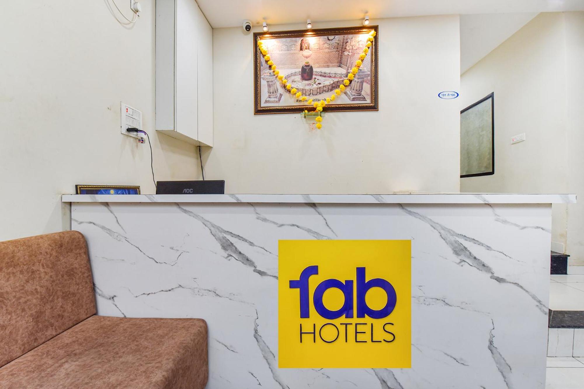 Fabexpress Devani Palace Ujjain Luaran gambar