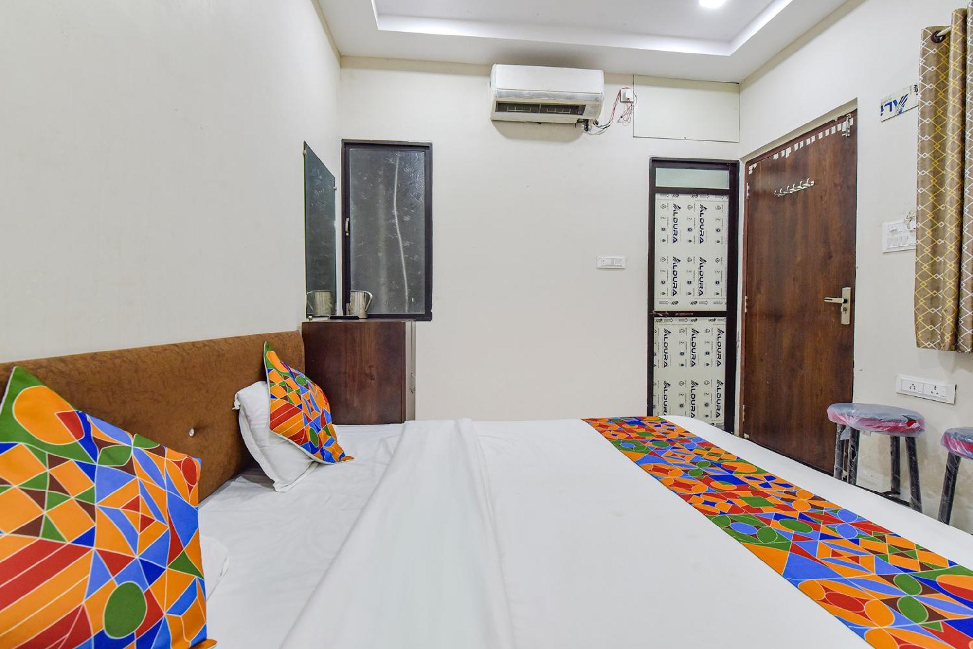 Fabexpress Devani Palace Ujjain Luaran gambar