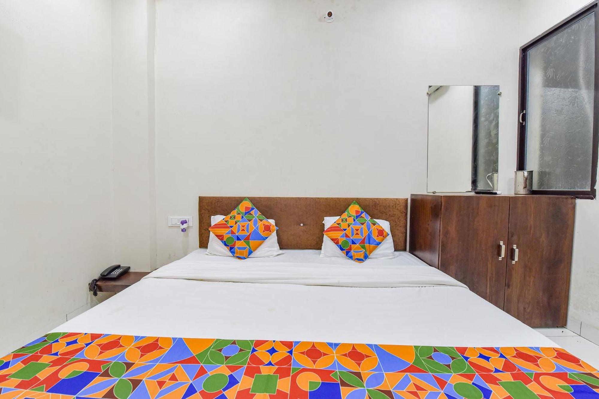 Fabexpress Devani Palace Ujjain Luaran gambar