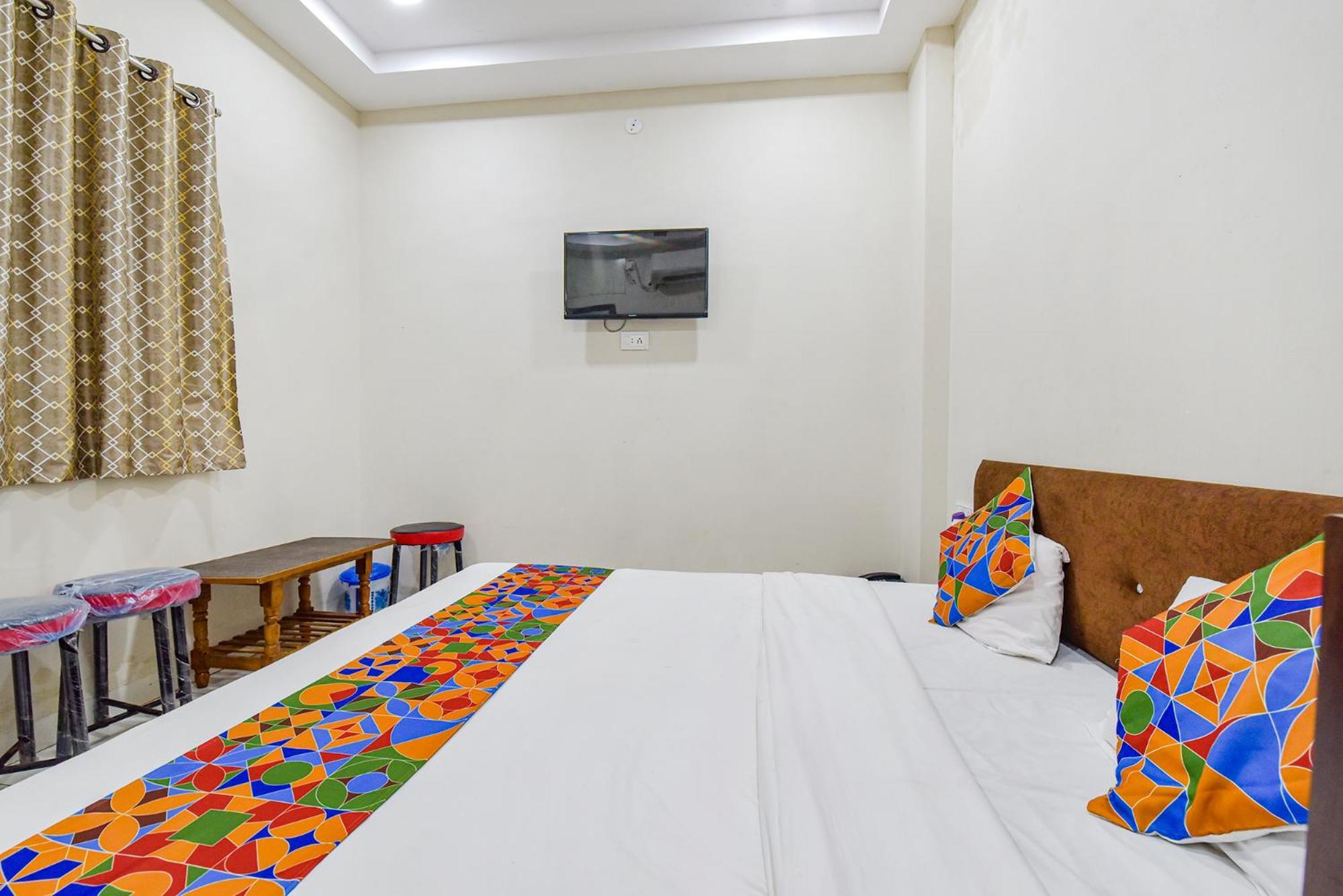 Fabexpress Devani Palace Ujjain Luaran gambar