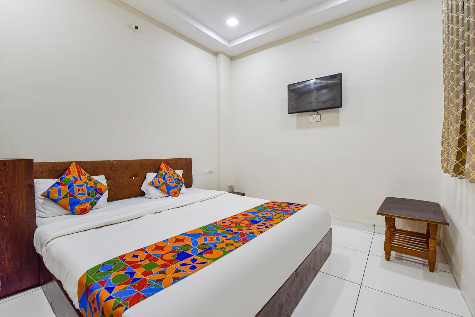 Fabexpress Devani Palace Ujjain Luaran gambar