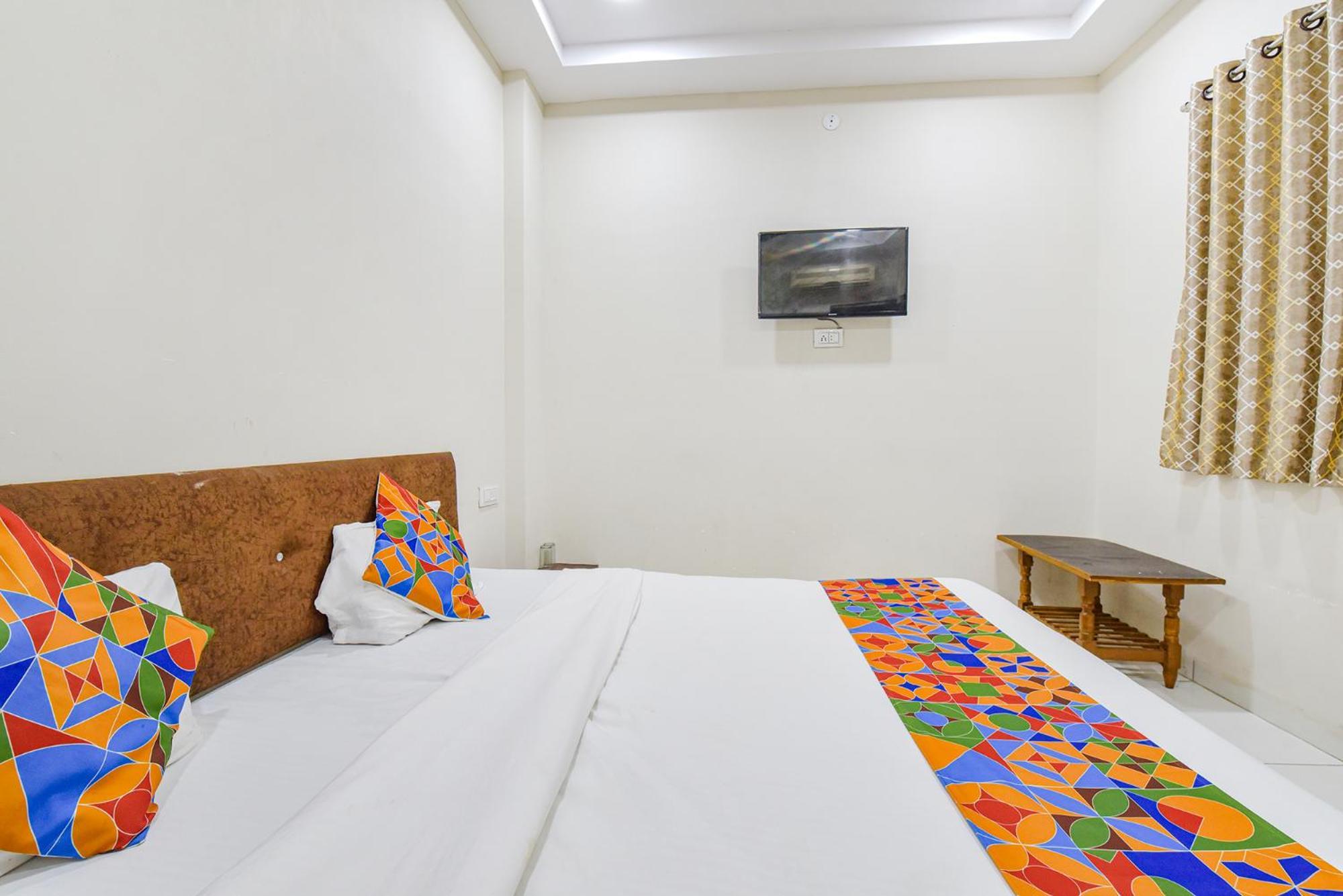 Fabexpress Devani Palace Ujjain Luaran gambar