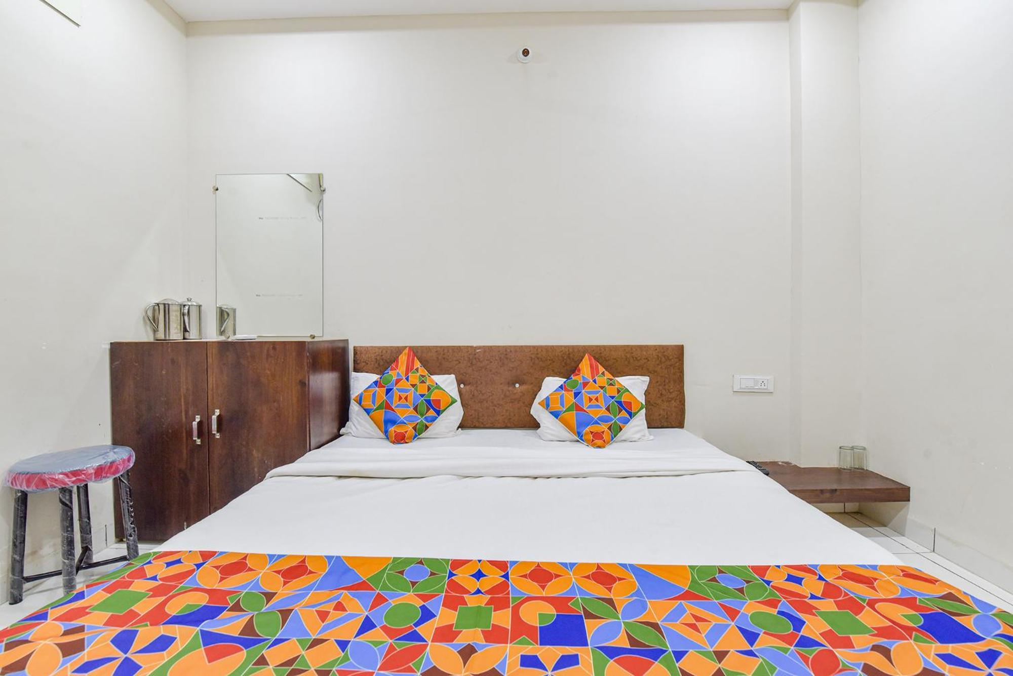 Fabexpress Devani Palace Ujjain Luaran gambar